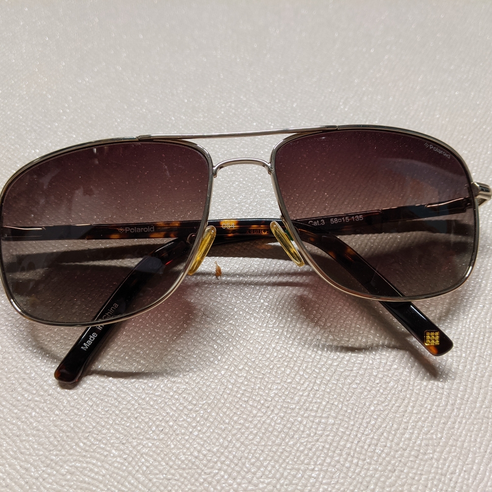 Polaroid Aviator Sunglasses with Gold Frame